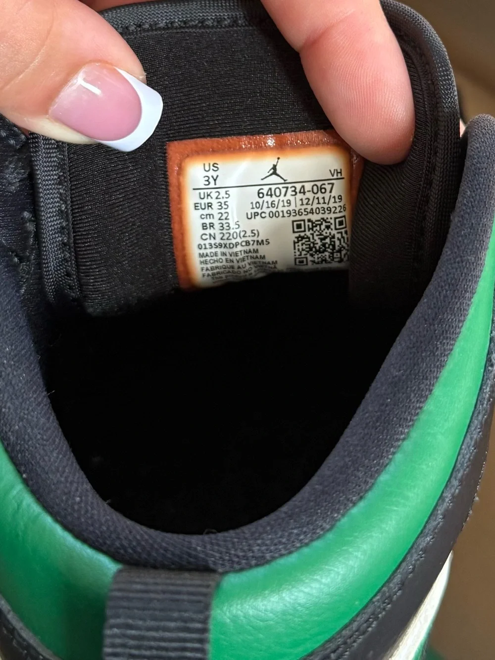 Jordan 1 Mids 3Y